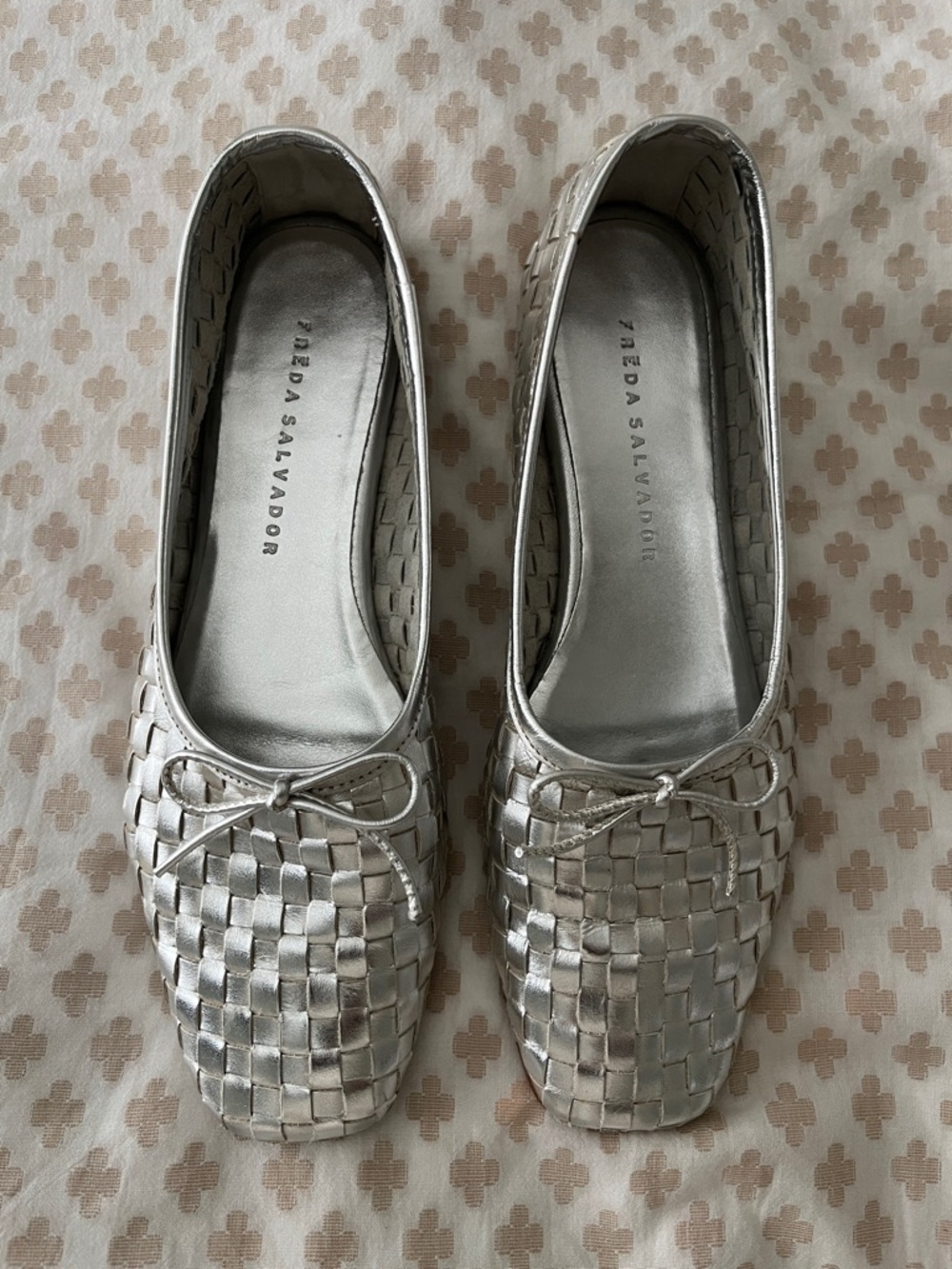 Freda Salvador JADA SQUARE TOE BALLET FLAT Silver closed Woven calf size 8